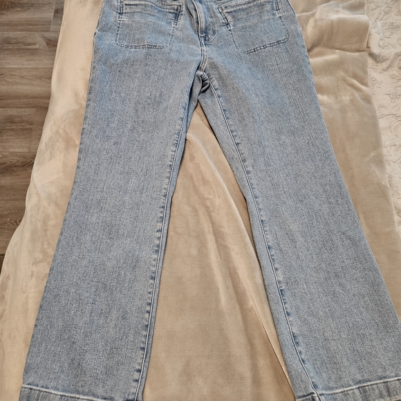 Madewell Light Blue Mid-Rise Kick Out Jeans - Picture 2 of 7